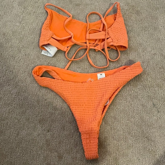 Hollister swim set - Picture 2 of 2